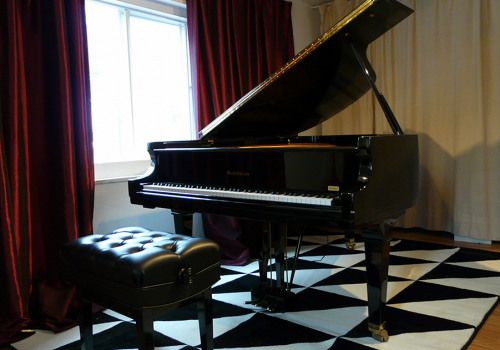 superbe piano à queue Baldwin de 6’3 superbe piano à queue Baldwin de 6’3